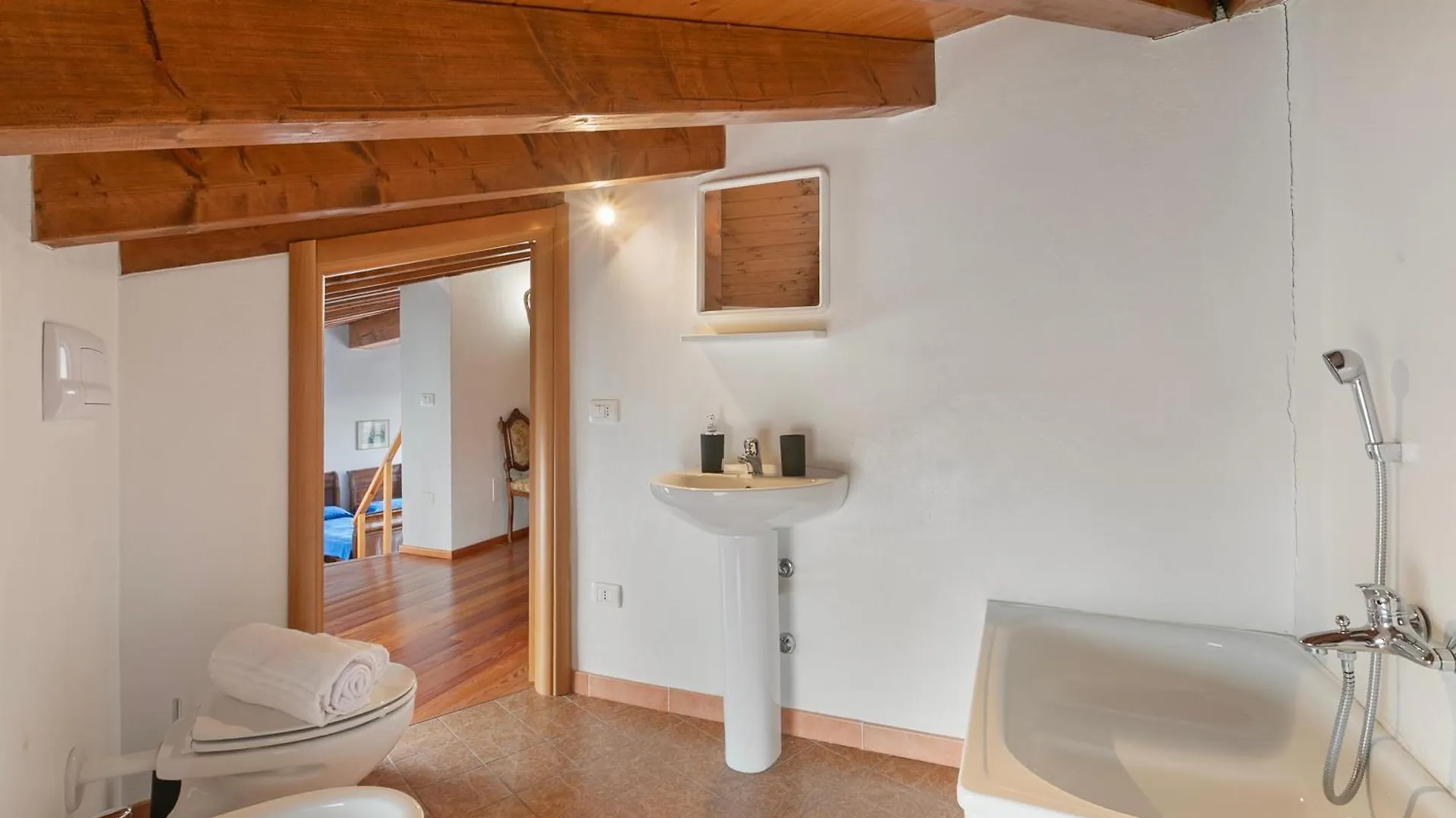 Lägenhet Teseo House - Lake View - Happy Rentals Gardone Riviera